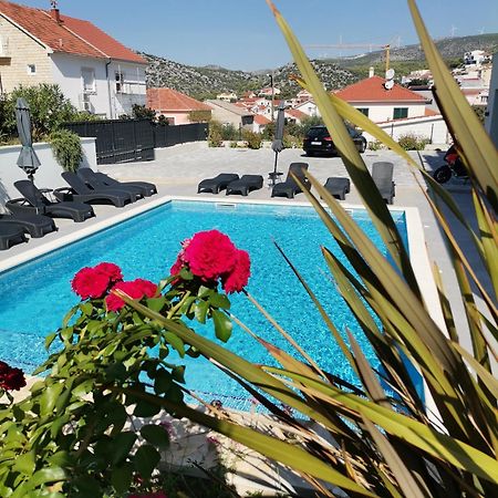 Villa Barbara & Zoran With Heated Swimming Pool Seget Vranjica Esterno foto