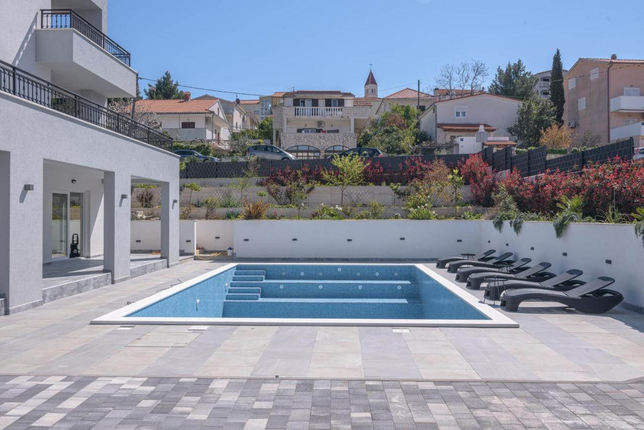 Villa Barbara & Zoran With Heated Swimming Pool Seget Vranjica Esterno foto