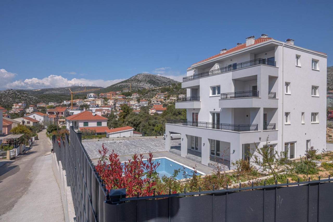 Villa Barbara & Zoran With Heated Swimming Pool Seget Vranjica Esterno foto