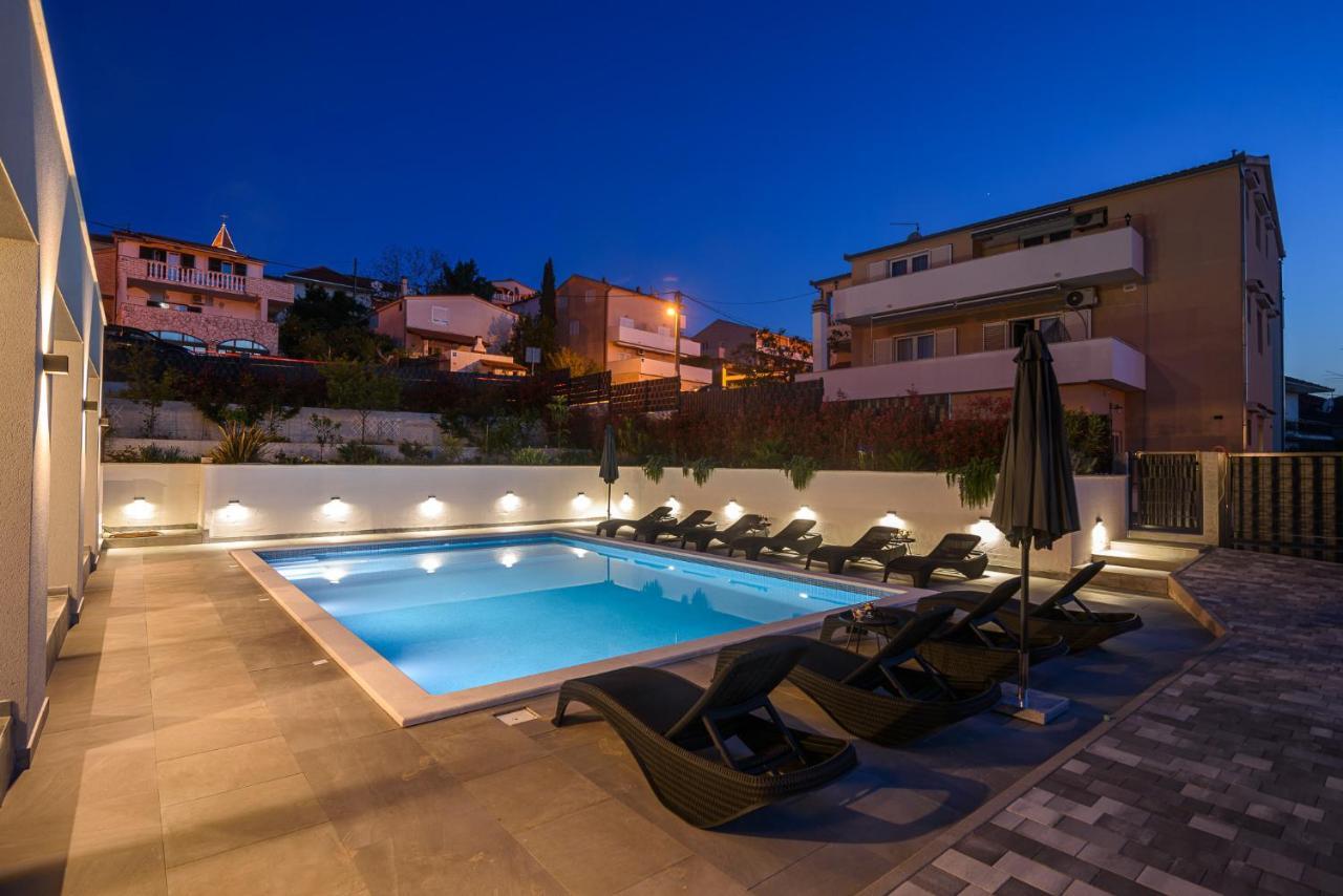 Villa Barbara & Zoran With Heated Swimming Pool Seget Vranjica Esterno foto