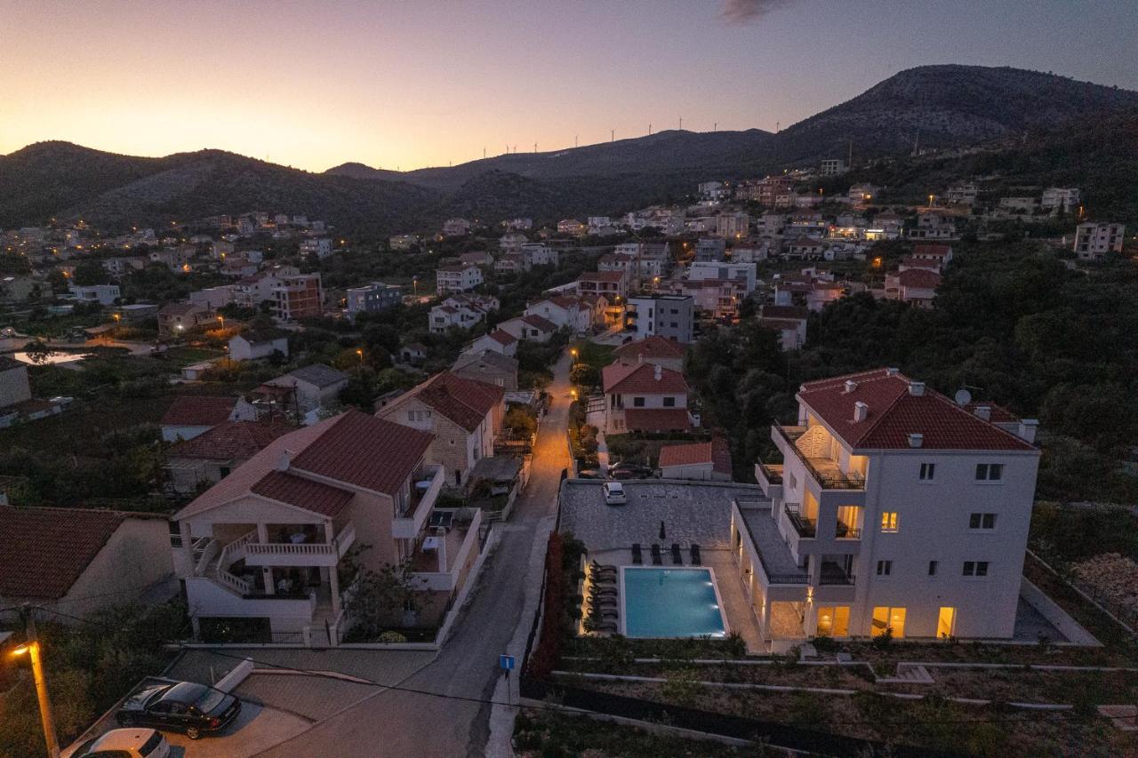 Villa Barbara & Zoran With Heated Swimming Pool Seget Vranjica Esterno foto