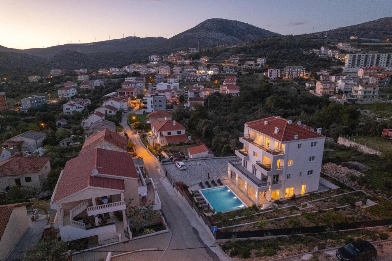 Villa Barbara & Zoran With Heated Swimming Pool Seget Vranjica Esterno foto