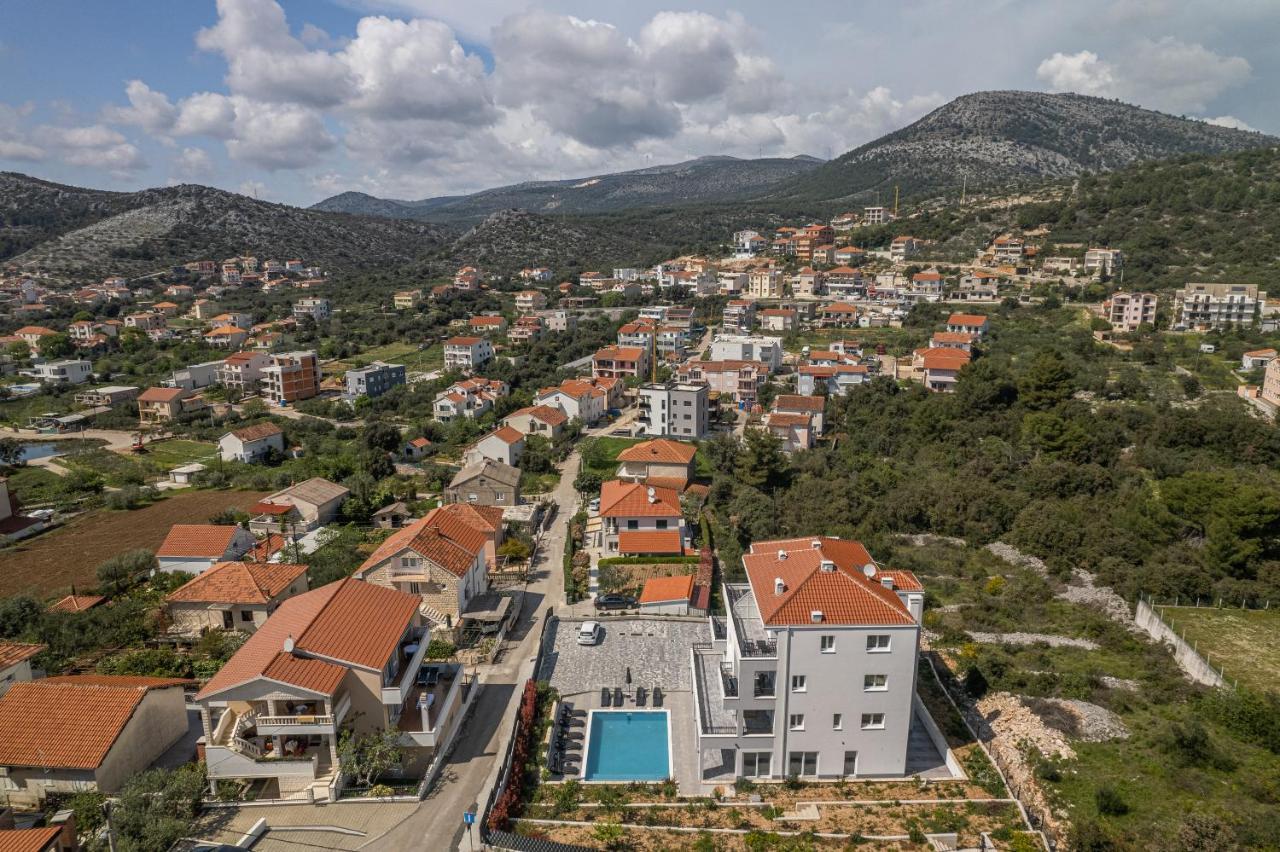 Villa Barbara & Zoran With Heated Swimming Pool Seget Vranjica Esterno foto