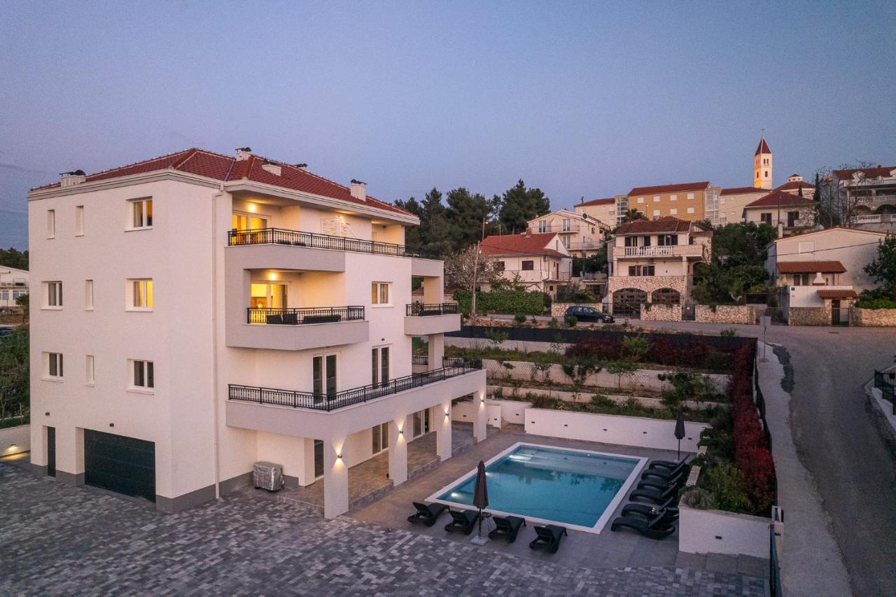 Villa Barbara & Zoran With Heated Swimming Pool Seget Vranjica Esterno foto
