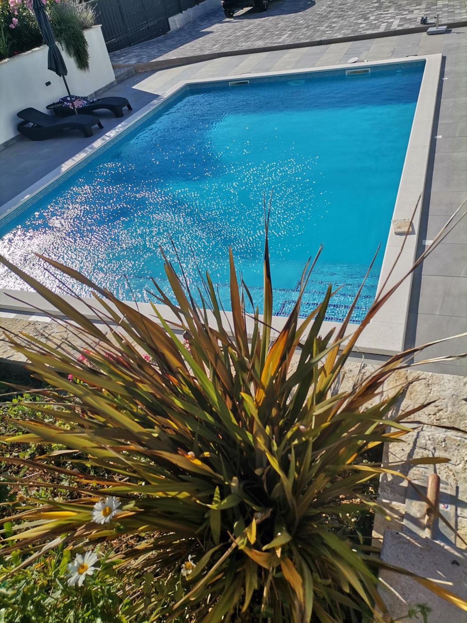 Villa Barbara & Zoran With Heated Swimming Pool Seget Vranjica Esterno foto
