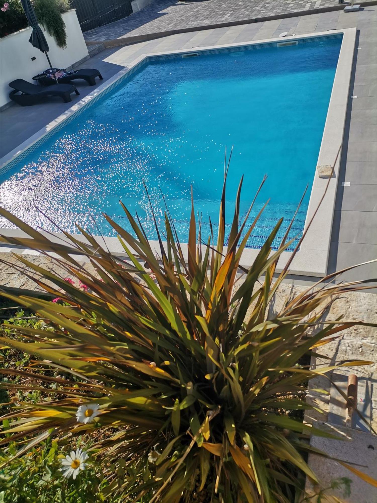 Villa Barbara & Zoran With Heated Swimming Pool Seget Vranjica Esterno foto