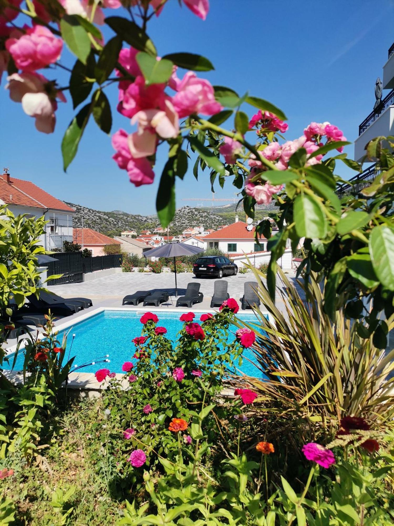 Villa Barbara & Zoran With Heated Swimming Pool Seget Vranjica Esterno foto