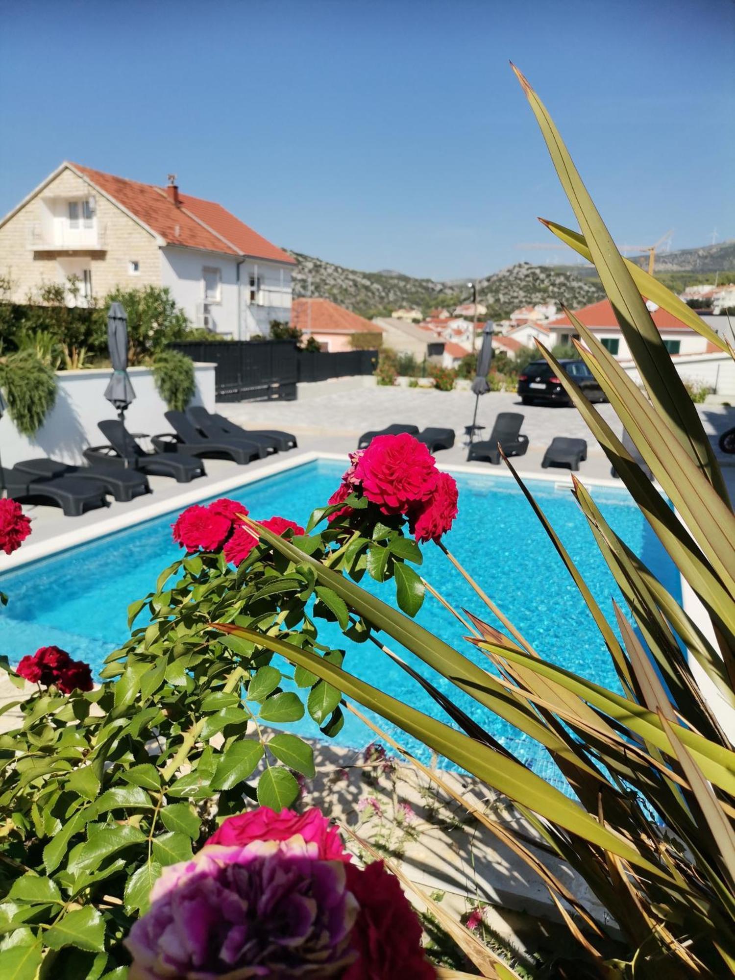 Villa Barbara & Zoran With Heated Swimming Pool Seget Vranjica Esterno foto