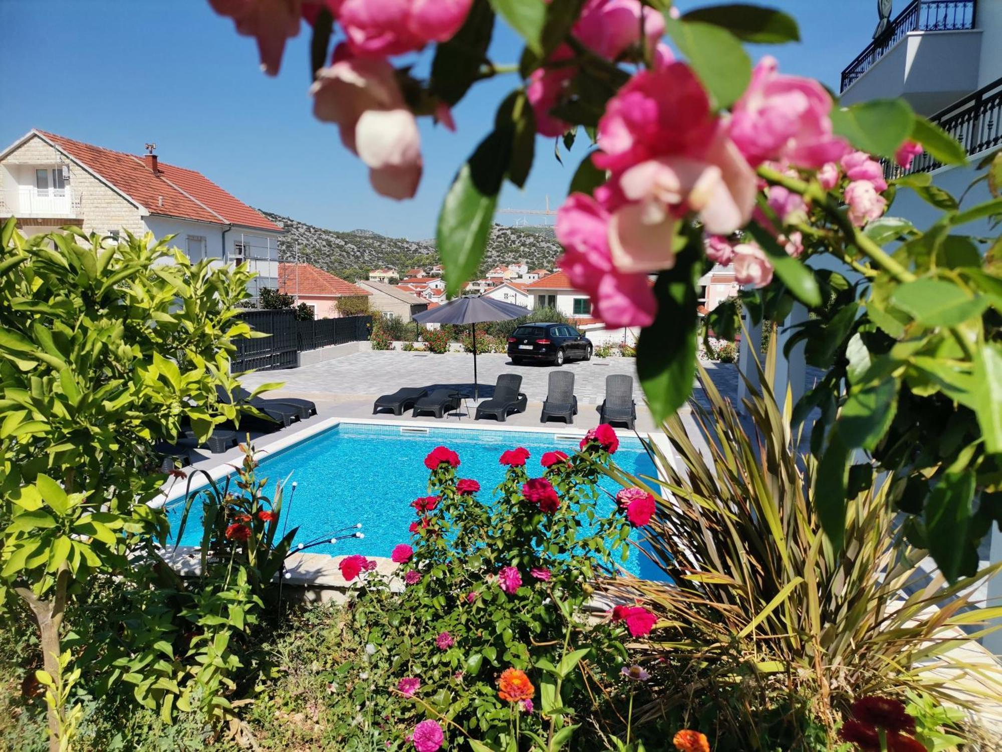 Villa Barbara & Zoran With Heated Swimming Pool Seget Vranjica Esterno foto